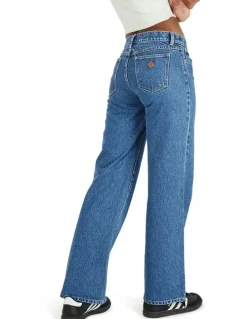 Abrand Jeans 99 Low Wide Petite Jeans in Chantell Organic