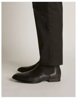 Aquila Dakota Leather Chelsea Boots in Black