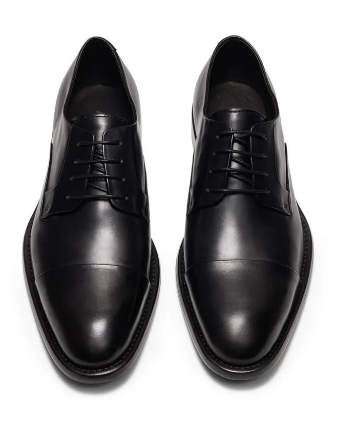 Aquila Grantham Derby Shoes in Black