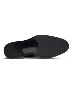 Aquila Grantham Derby Shoes in Black