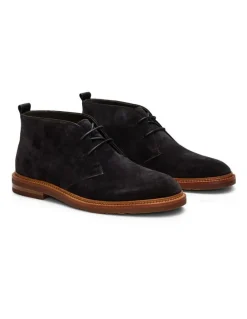 Aquila Ollie Suede Chukka Boots in Navy