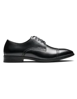 Aquila Stanton Derby Shoes in Black