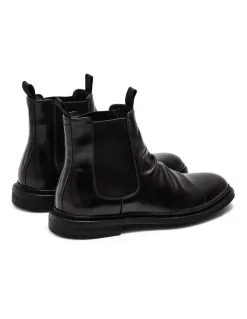 Aquila Vedder Chelsea Boots in Black