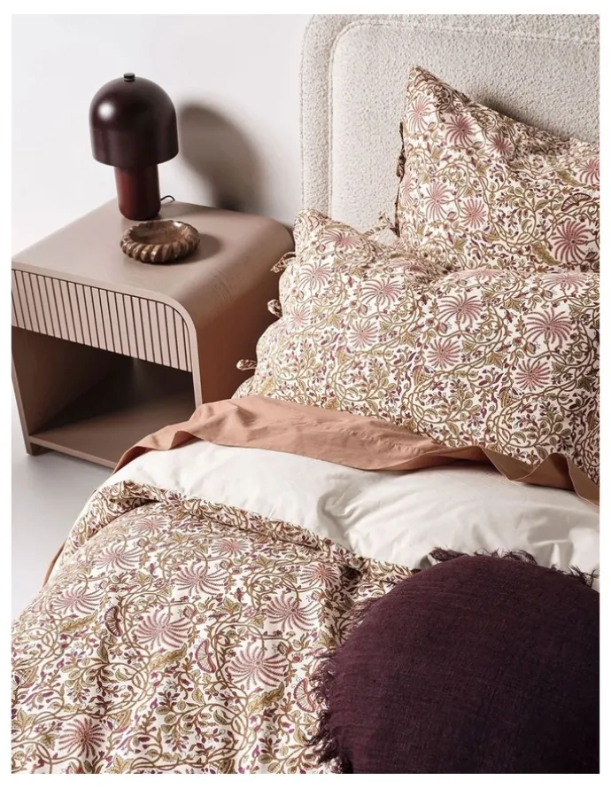 Aura Home Oasis Quilt Cover in Mulberry