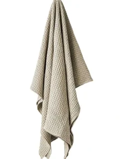 Aura Home Waffle Throw in Feather