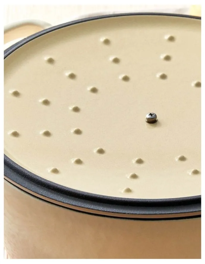 Baccarat Baccarat Le Connoisseur Round French Oven 29cm 6.3L in Cream