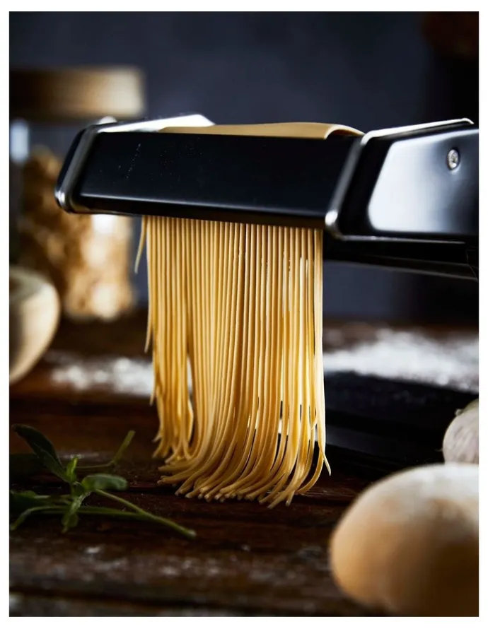 Baccarat 150mm Pasta Machine in Black