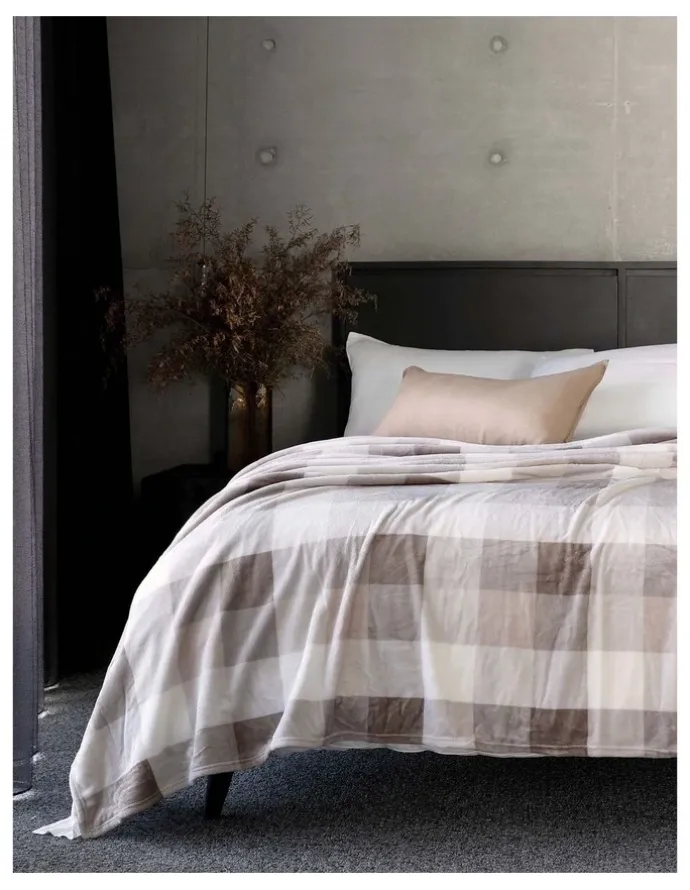 Bambury Charlie Ultraplush Blanket