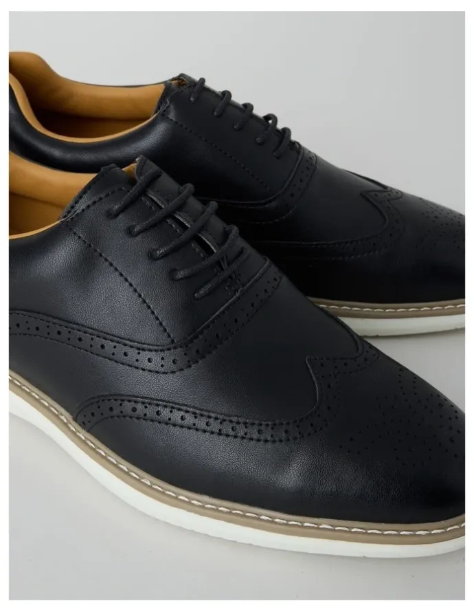 Basque Beau Casual Brogue Lace Up in Black