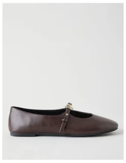 Basque Kasey Flat Shoes in Chocolate