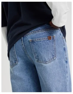Bauhaus Classic Straight Leg Jean in Mid Blue
