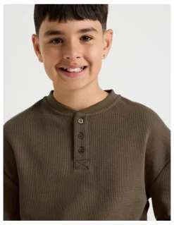 Bauhaus Long Sleeve Waffle Henley Tee in Brown