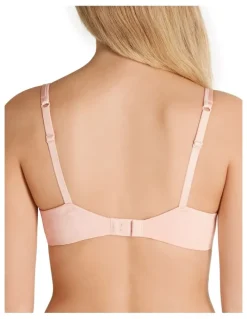 Berlei Barely There T-Shirt Bra in Cream Blush