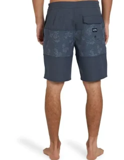 Billabong Tribong 18.5 Boardshorts In True Navy