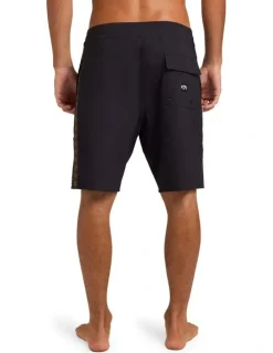 Billabong Wategos Lo Tide 17.5 Boardshorts In Black