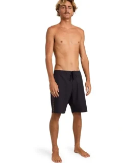 Billabong Wategos Lo Tide 17.5 Boardshorts In Black