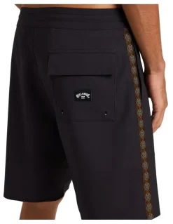 Billabong Wategos Lo Tide 17.5 Boardshorts In Black