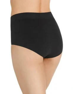 Bonds Seamless Full Brief in Black