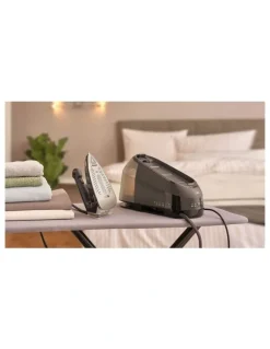 Braun Carestyle 5 Steam Station in Black IS5249BK