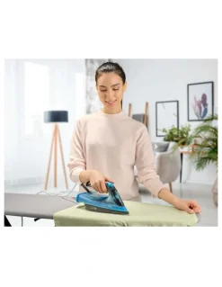 Braun FreeStyle 3 Steam Iron in Blue/Black FI3194BK