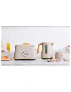 Breville The Soft Top Luxe Kettle BKE735ANB2IAN1 in Almond Nougat Brass