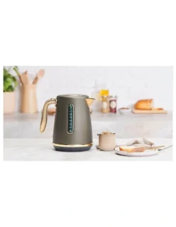 Breville The Soft Top Luxe Kettle in Olive Tapenade Brass BKE735OLB4IAN1