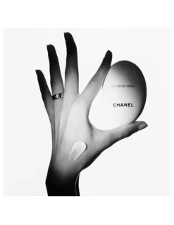 CHANEL LA CRÈME MAIN Nourish-Soften-Illuminate