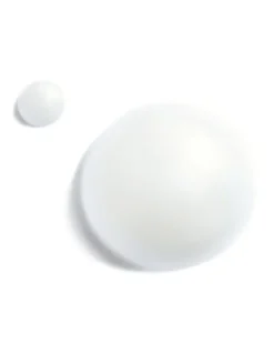 CHANEL LA CRÈME MAIN Nourish-Soften-Illuminate