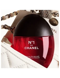 CHANEL N°1 DE CHANEL RED CAMELLIA SERUM-IN-MIST Protects ‒ Soothes ‒ Enhances Radiance