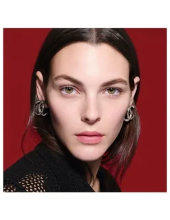 CHANEL N°1 DE CHANEL SMOOTHING SERUM Smooths – Boosts Radiance – Refines Pores