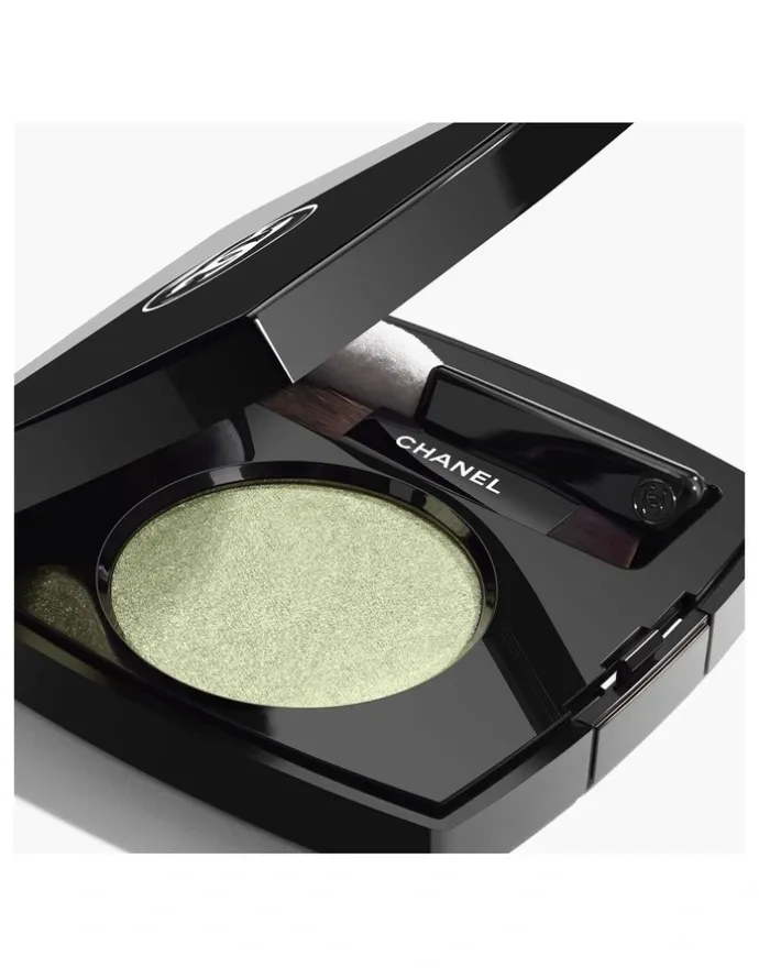 CHANEL OMBRE ESSENTIELLE Multi-Use Longwearing Eyeshadow