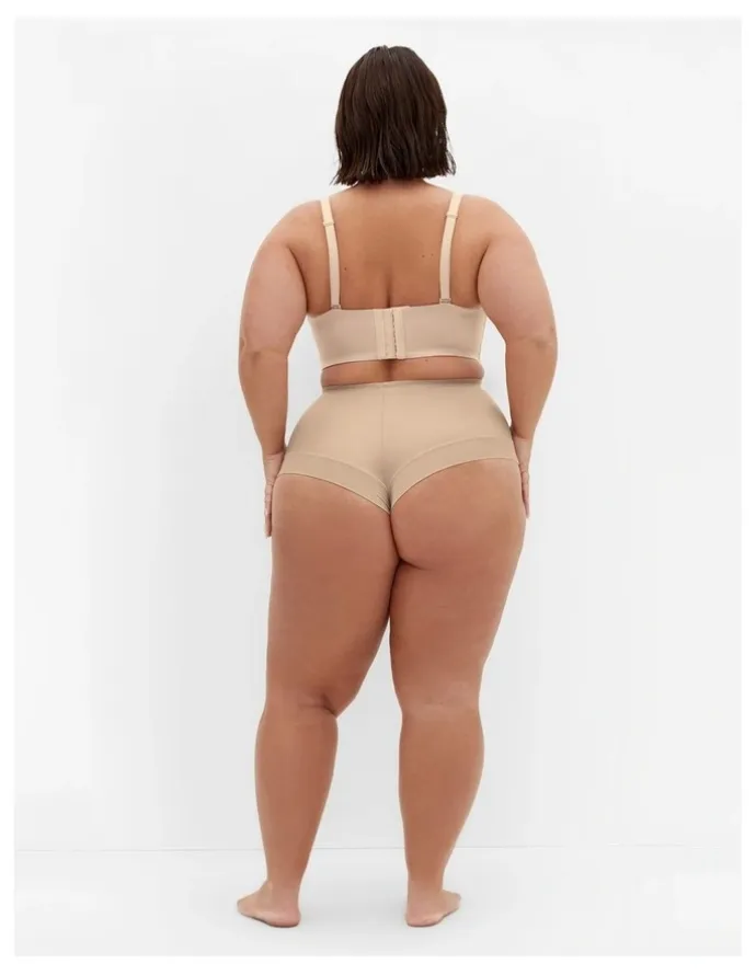 City Chic Plus Size Shapely Plunge Bra in latte