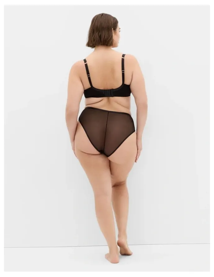 City Chic Plus Size Tabria Shorty in black