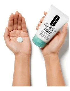 Clinique Blackhead Solutions 7 Day Deep Pore Cleanser & Scrub