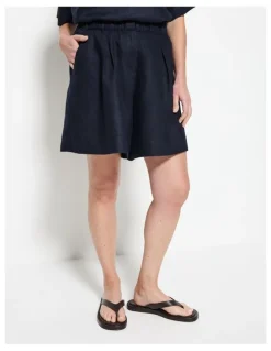 Commonry Lucie Short in Navy