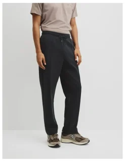 Country Road Athleisure Jogger in Black