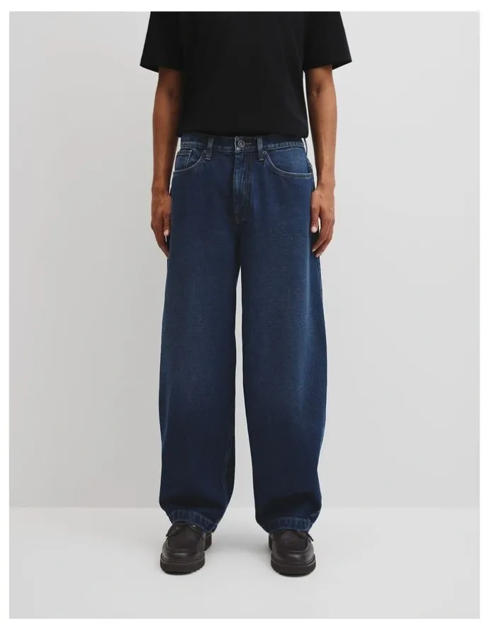 Country Road Barrel Leg Jean in Mid Blue Denim