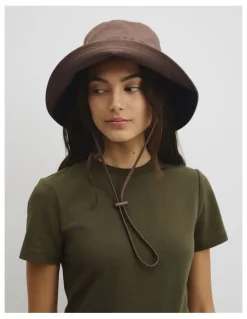 Country Road Cr Bucket Hat in Mocha