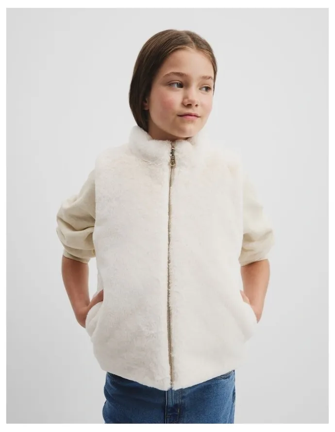 Country Road Reverse Faux Fur Vest in Eggshell