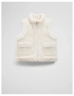 Country Road Reverse Faux Fur Vest in Eggshell