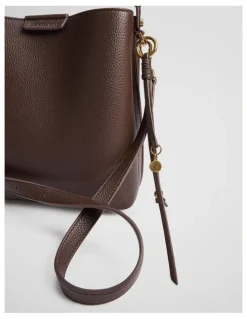 Country Road Spliced Bucket Bag in Mocha