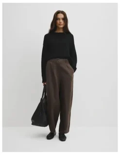 Country Road Tapered Linen Pant in Ganache