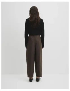 Country Road Tapered Linen Pant in Ganache
