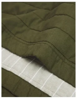 Country Road Wynn Quilt Bedcover in Dark Olive