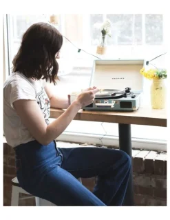 Crosley Crosley Cruiser Bluetooth Portable Turntable - Turquoise Gadhouse Vinyl Rack Bundle - Black