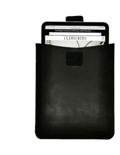 Cudworth Ipad Leather Sleeve in Black