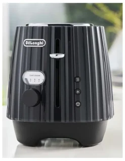 De'Longhi Ballerina 2 Slice Toaster in Furnace Black CTD2003BK