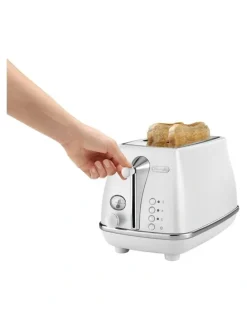 De'Longhi Icona Capitals 2 Slice Toaster CTOC2003IW in Helsinki White