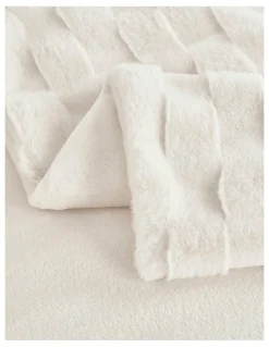 Dreamaker Basketweave Faux Fur Throw Blanket in Cream