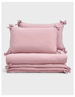 Dreamaker Bonnie Washed Cotton Quilt Cover Set with Bows in Pink Pearl